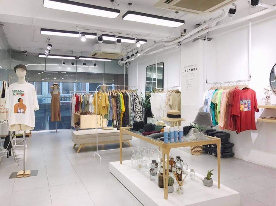 thiết kế shop thời trang